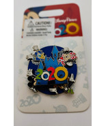 NEW Disney World Mickey &amp; Friends Magic Kingdom Castle 3-D Spinner Pin - £8.87 GBP