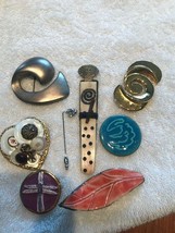 Vintage Lot 8 brooch pin hand made signed retro accessory costume jewelry - $26.36