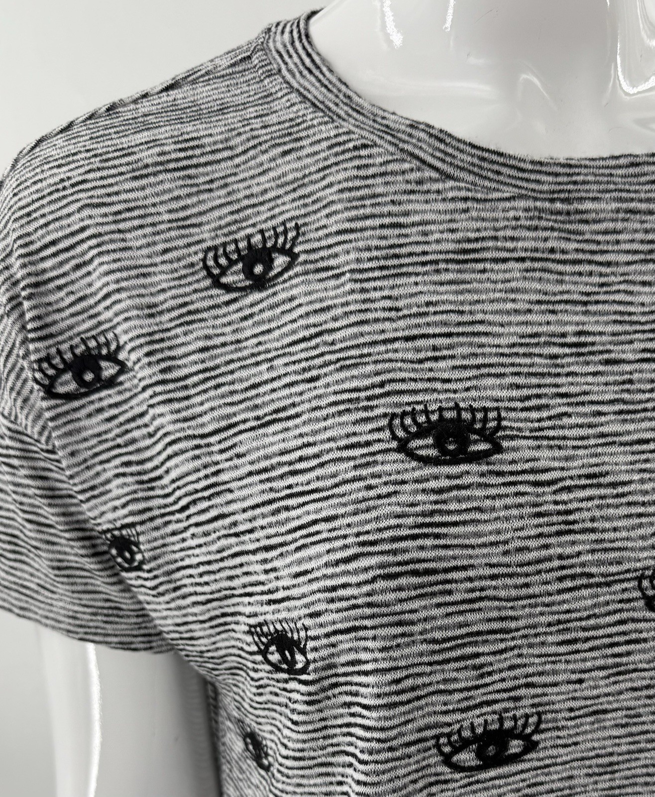 Akemi Kin Anthropologie All Eyes Top Size XS Gray Striped Embroidered Boxy Fit Item image 3