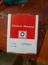 Neuf NOS GM GMC AC Delco Plaque Retenue Support Tri Triangle #1970610 - $15.19