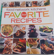Food Network Kitchens Favorite Recipes by Food Network Kitchens Paperback 2008 - £7.77 GBP