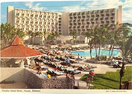 Paradise Island Hotel, Nassau, Bahamas, vintage postcard - £9.01 GBP