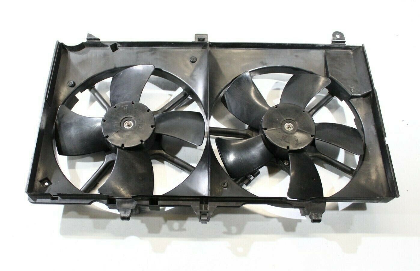 Primary image for 2003-2006 INFINITI G35 SEDAN COUPE RADIATOR FAN ASSEMBLY P850