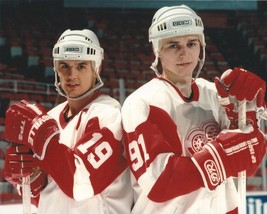 Steve Yzerman &amp; Sergei Federov 8X10 Photo Hockey Detroit Red Wings Picture Nhl - £3.87 GBP