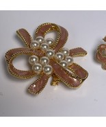 Vintage Gold-tone Pink Enamel &amp; Faux Pearl Ribbon Brooch w/ earrings - £22.81 GBP