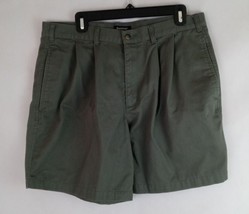 Dockers Khakis Men&#39;s Green Shorts Size 36x  Inseam 8&quot; - $12.86