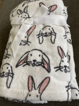 Casaba Set of 2 Hand Towels Easter Bunny Rabbits Ears Pink White NWT - £11.56 GBP