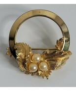 Sarah Coventry Endearing Gold Tone Wreath Circle Pin Brooch Leaves Faux ... - £7.96 GBP