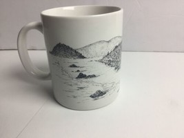Linyi Coffee Mug Oregon Grapes Mahonia Aquifolium Line Drawings 3 3/4&quot; - £19.05 GBP