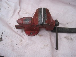 Working Vintage Scout 3 1/2&quot; Bench Vise Swivel 3 1/2 Anvil Pipe Vice Red - £54.51 GBP