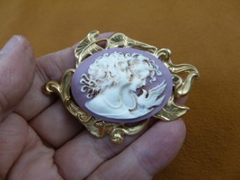 CM24-50) Girls Two SISTERS twins best friends mauve oval cameo brass PIN... - $708.74 MXN