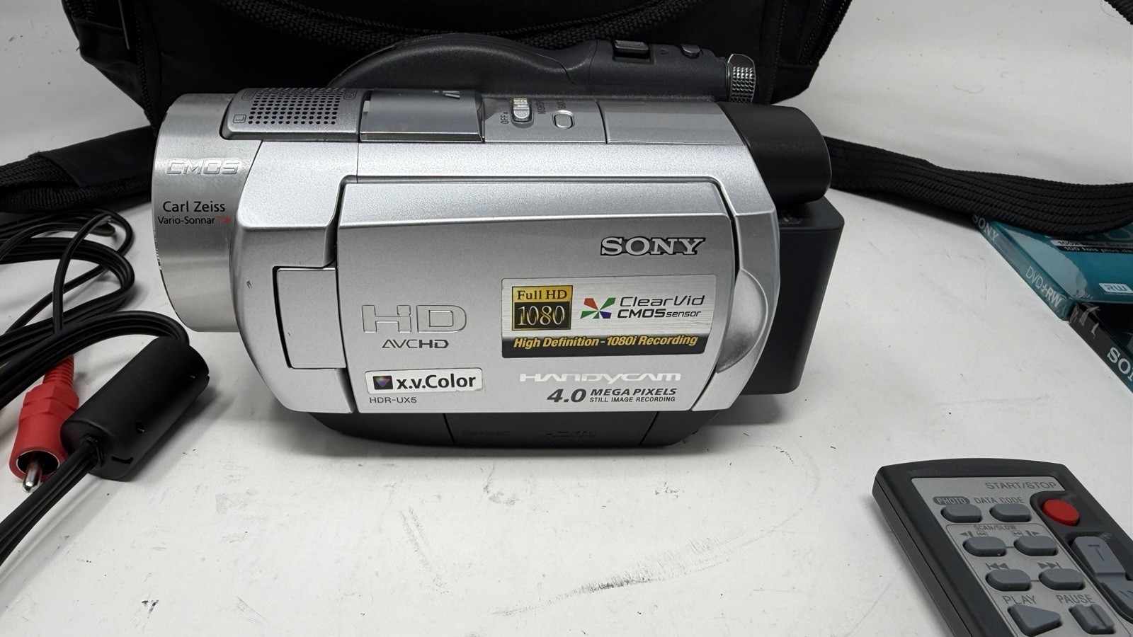 Sony Handycam HDR-UX5 High Definition + battery and charger Tested And Working Item image 5