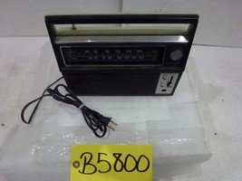 Realistic Portable Radio Model No.12-667 - £35.96 GBP