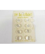 Vintage NOS LE CHIC SEW ON BUTTONS 5366 - 18 7/16&quot; WHITE #71 - $90.29 MXN
