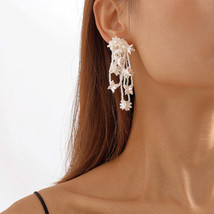 White Howlite &amp; Acrylic Flower Cluster Drop Earrings - £12.82 GBP
