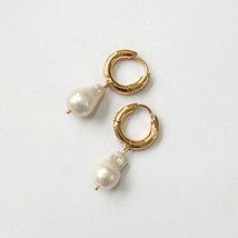 Peri&#39;sBox 2021 Natural Baroque Freshwater Pearl Drop Earrings Gold Small Circle  - £10.66 GBP