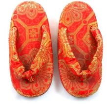 Japanese Thongs Antique Childrens Shoes   Red Damask Provenance - $513.18 MXN Japanese Thongs Antique Childrens Shoes   Red Damask Provenance - $513.18 MXN
