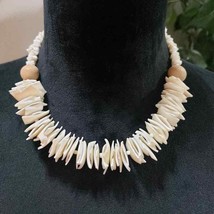 Womens Fashion White Shell Chip and Seed Beaded Choker Necklace w/ Lobster Clasp - £21.71 GBP