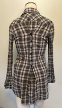 Vans Off The Wall Women’s Long Sleeve Form Fitting Pleated Plaid Shirt M... - $23.74