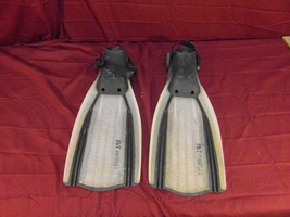 1st Proflex Flippers Gently Used Great Condition Size Medium NM 13048 - $16.19