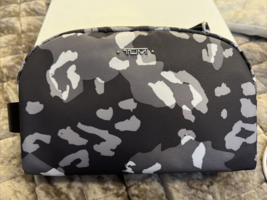 TUMI Travel Kit  Medium cosmetic bag toiletry bag medium kit  BNWTS - $74.24