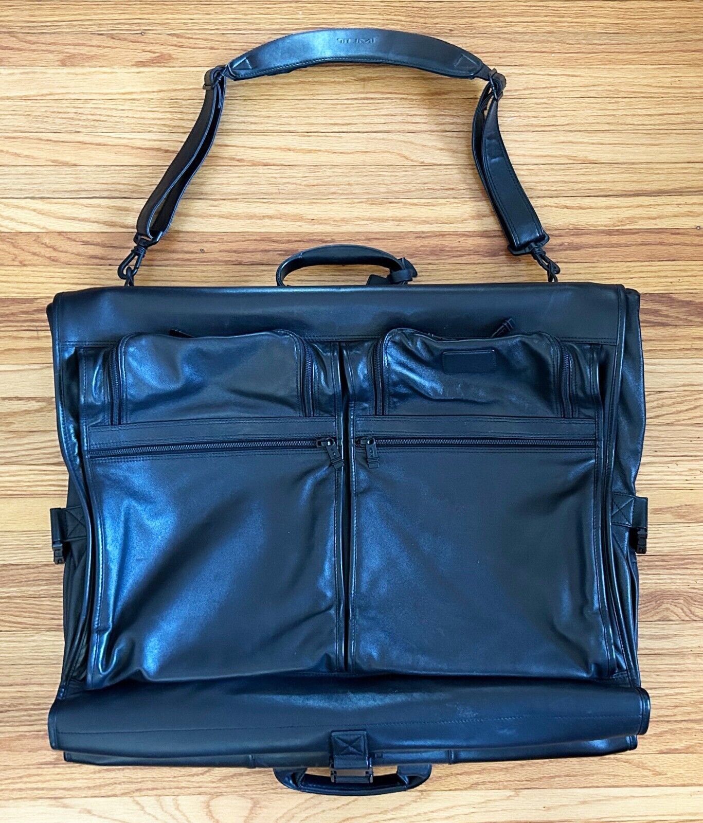 Tumi Black Napa Leather Deluxe Garment Bag Bi-Fold Style 931D3 42x24x3.5 NEW - $565.25