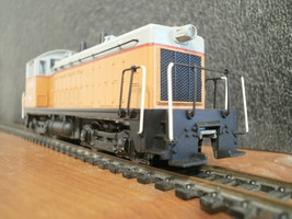 Athearn Ho Custom Painted SW1500 Cow Diesel Chicago Milwaukee St Paul &amp; Pacific - £27.53 GBP