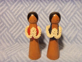 Handcrafted Wood Figures Salt &amp; Pepper Shakers Vintage Unused - £11.86 GBP