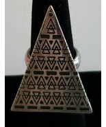 925 Silver ~ Alloy/Metal Ring ~ Triangle Design ~ Women&#39;s Size 5 Ring ~ B21 - $35.11 CAD