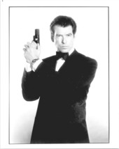 Pierce Brosnan 1995 original 8x10 inch photo Bond pose with gun Goldeneye - £23.90 GBP