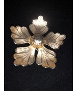 Vintage Giovanni 5 Petal Flower Gold Tone Brooch 2” Signed Beautiful - $206.03 MXN