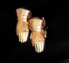 Knight cufflinks /  gauntlet glove / hickok hand jewelry / Vintage Gold ... - $125.00