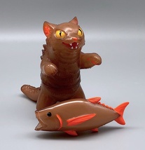 Max Toy Clear Golden Brown Negora w/ Fish - Ultra Rare image 1
