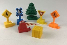 GeoTrax Rail & Road System Replacement Pieces Signs Train Crossing 7pc Lot M1 - $14.80