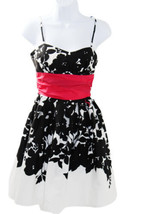B Darlin Juniors  Floral Black White Party Dress Size 3/4 - $546.62 MXN