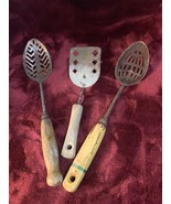 3/ Vintage Wooden Handle Kitchen Utensils Spatulas &amp; 2/Slotted Spoons Fa... - €16,87 EUR