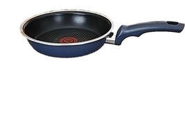 T-FAL ~ BLUE ~ 8&quot; Frypan ~ Non-Stick ~ Thermo-Spot ~ Oven &amp; Dishwasher Safe - £17.60 GBP