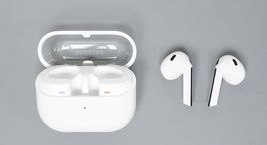 Samsung Galaxy Buds 3 SM-R530 Wireless Earbuds White image 2