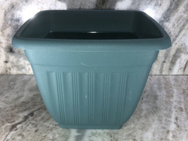 Fluted Teal Square Plastic Planter 7.75x 7.75x 6.88 in. Porch Outdoors Seed-NEW - £7.84 GBP