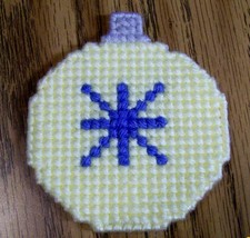 Plastic Canvas Christmas Ball Magnet, Fridge, Needlepoint, Handmade, Hol... - £4.69 GBP