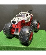 Monster Jam Monster Mutt Dalmatian Red Wheel Variant Die-cast 1:64 - $177.47 MXN