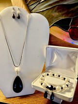 "Reinvented Vintage" Black Faceted and Pearl Drop Pendant, Bracelet and Earrings - £15.99 GBP