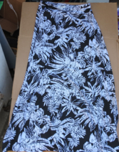 John Paul Richard Long Skirt Small B &amp; W Floral Foilage Pull On - £9.66 GBP