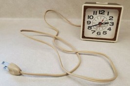 GE Vintage Bedside Alarm Clock Faux Woodgrain - Model 7412-2 - £17.67 GBP