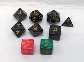 Set Of (7) Polyhedral Onyx Black With Gold Numbers + (2) Red/Green D6 Dice - €16,69 EUR