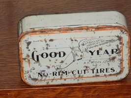 Vintage Good Year No-Rim-Cut Tires Akron Ohio Tin - $830.41 MXN