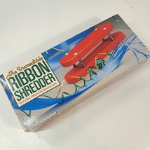 The Incredible Ribbon Shredder Gift Wrap Tool curler curls red Christmas... - €11,14 EUR