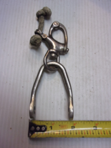 sailboat Boom Bail with snap shackle 2&quot; wide 2-7/8&quot; long stainless - $652.89 MXN