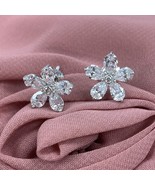 Authenticity Guarantee

3 Ct Floral Studs Lab Grown Pear Shaped Diamond ... - $2,336.08 CAD