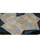 Vintage Set of Embroidered Table Covers Table Clothes 1 Big and 3 Small - $564.60 MXN